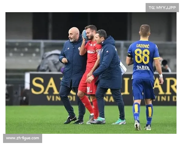 佛罗伦萨1-1AC米兰布雷西亚尼尼补时射中横梁惊险瞬间